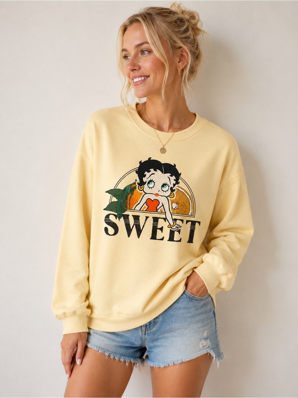 Betty Boop Sweet Oranges Graphic Sweatshirt Embroidered & Screen Print Small - Picture 1 of 8